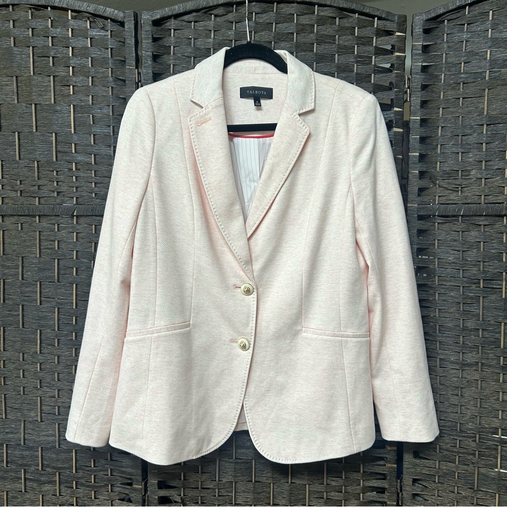 Talbots light pink blazer size 8 with crested buttons lined medium